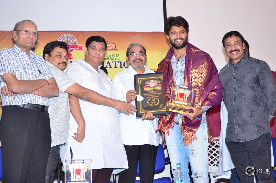 Film-Critics-Association-Felicitates-Shatamanam-Bhavati-And-Pelli-Choopulu-Movie-Teams